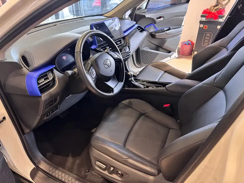 Toyota C-HR 2023 из CN, фото 8