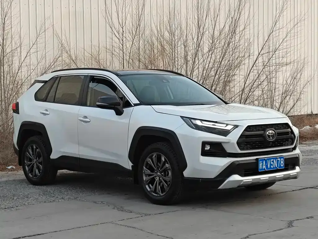 Toyota RAV4 2023 из CN, фото 3