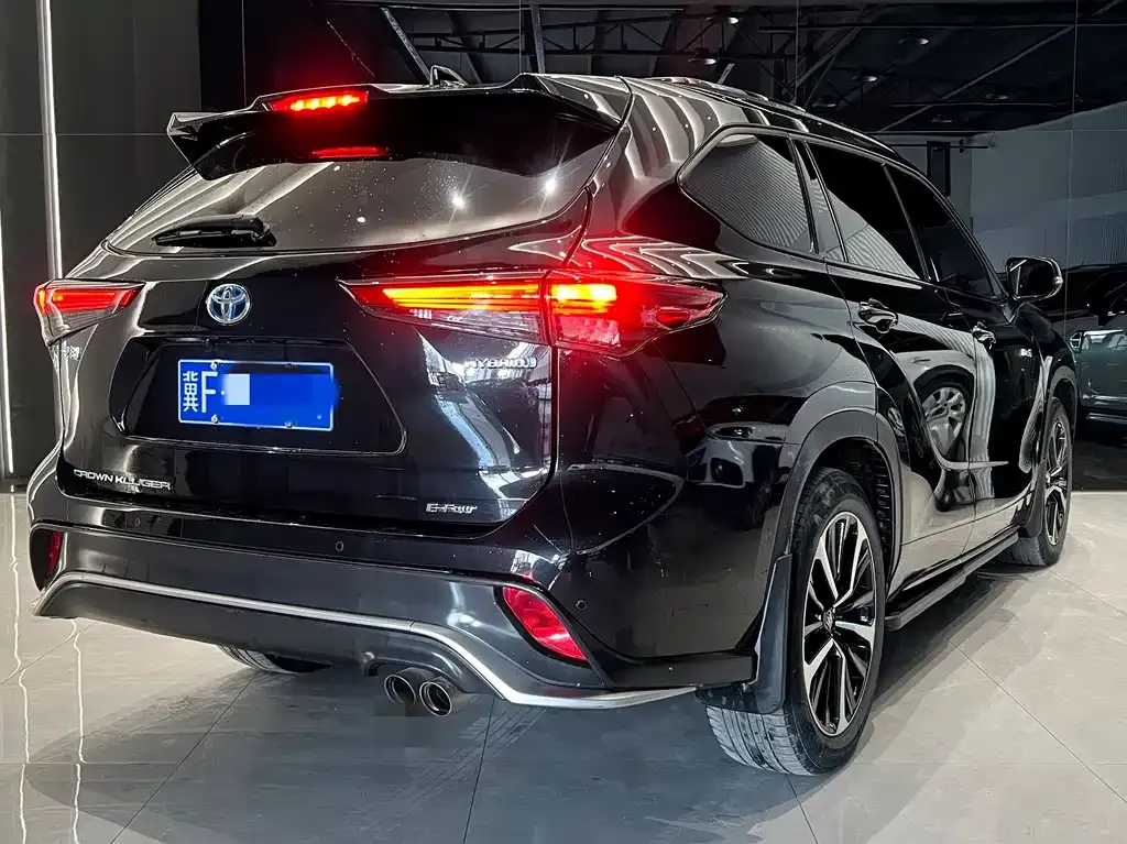 Toyota Crown Kluger 2022 из CN, фото 5