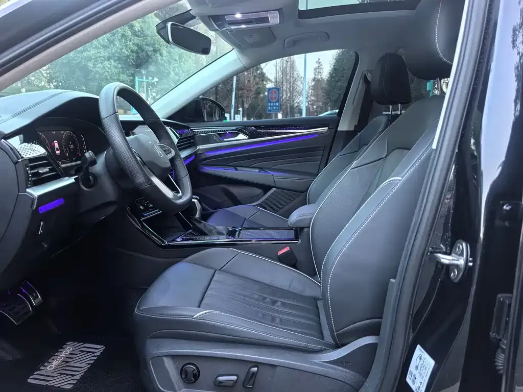 Volkswagen Passat 2022 из CN, фото 2