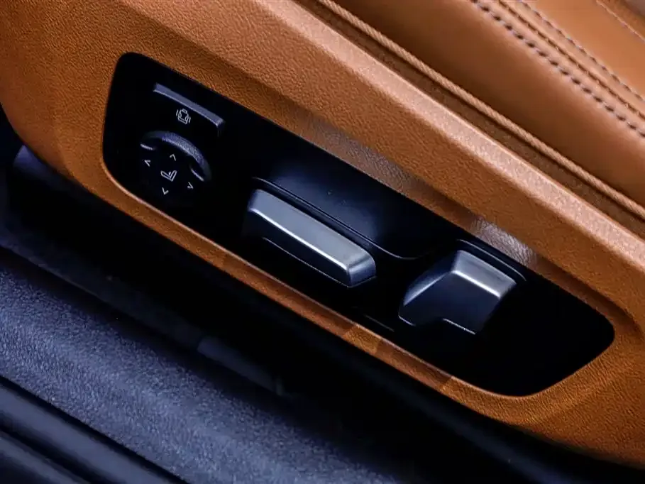 BMW 8 Series 2023 из CN, фото 10