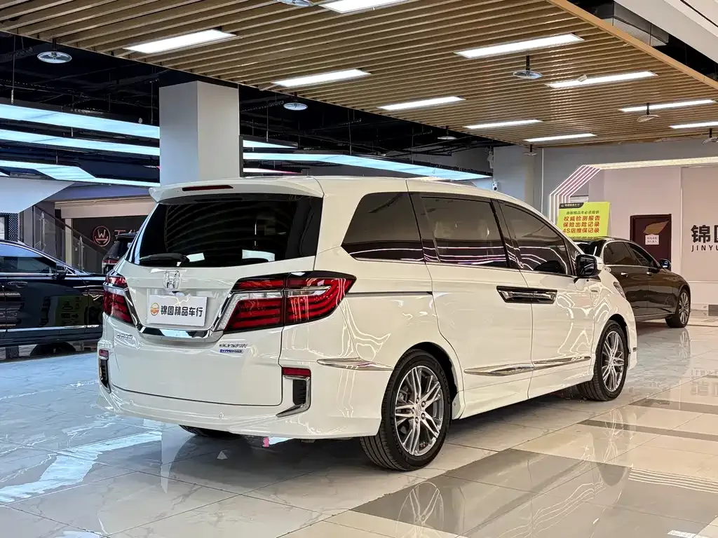 Honda Elysion 2021 из CN, фото 3