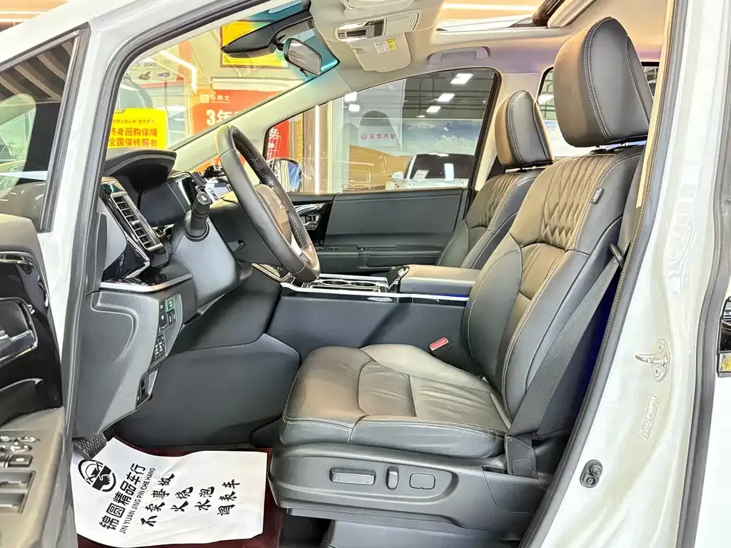 Honda Elysion 2021 из CN, фото 4
