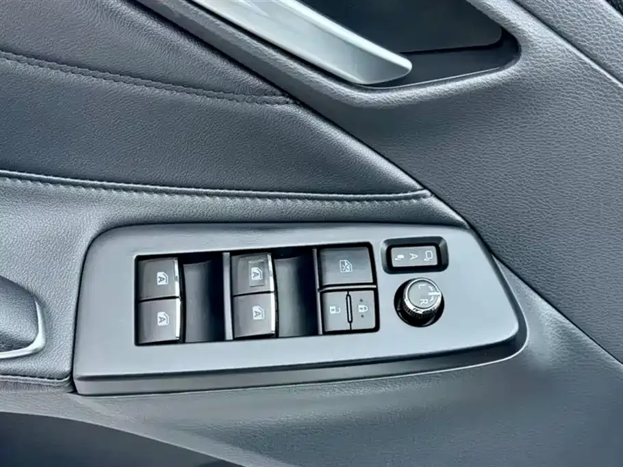Toyota Avalon 2022 из CN, фото 10