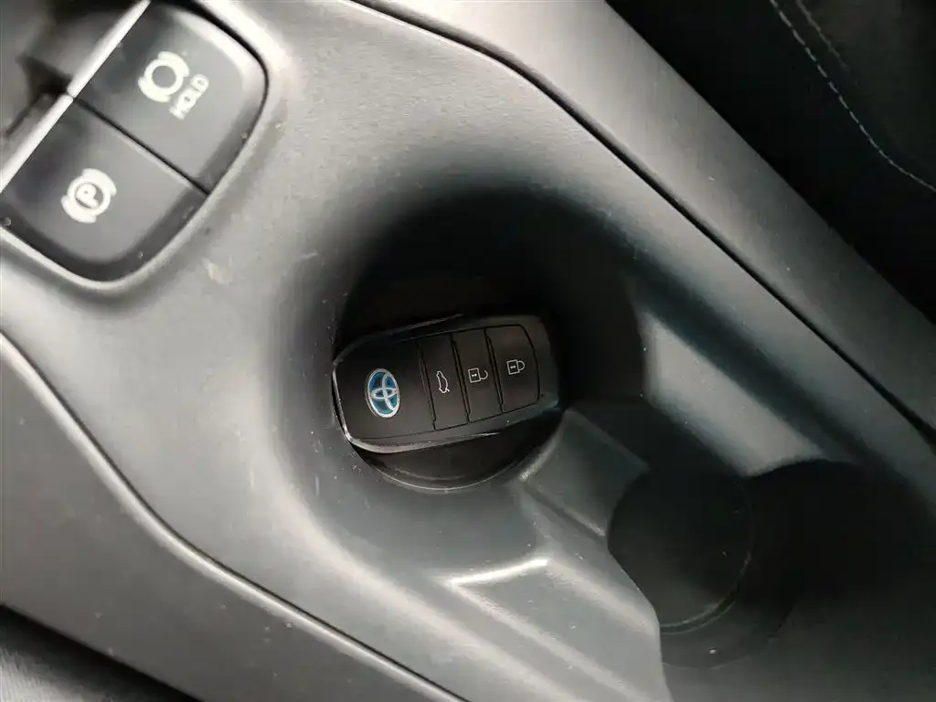 Toyota Corolla 2023 из CN, фото 6