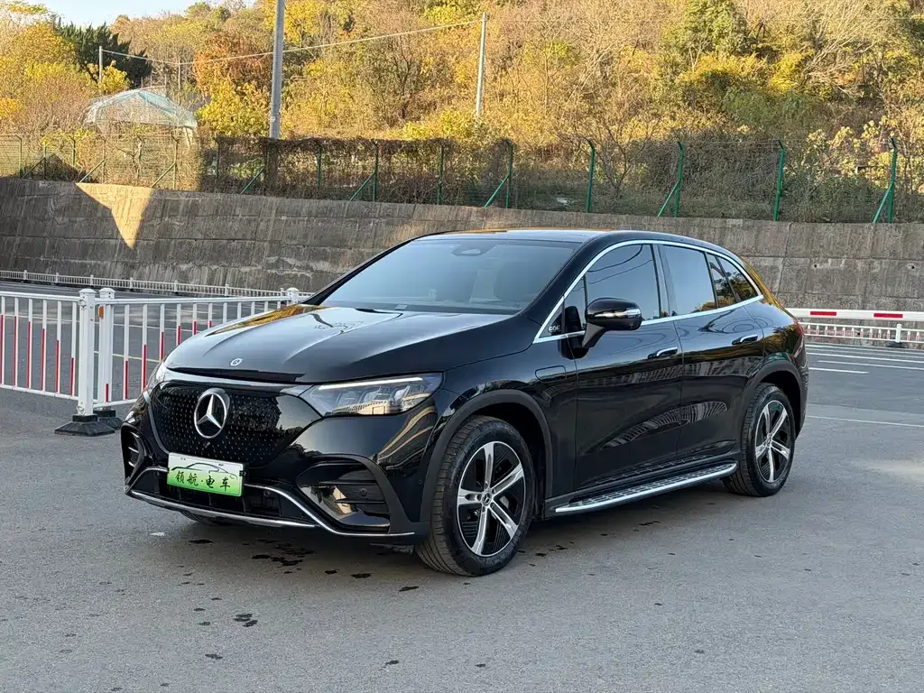 Mercedes-Benz EQE SUV