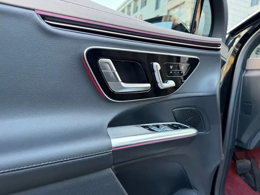 Mercedes-Benz EQE SUV 2024 из CN, фото 6