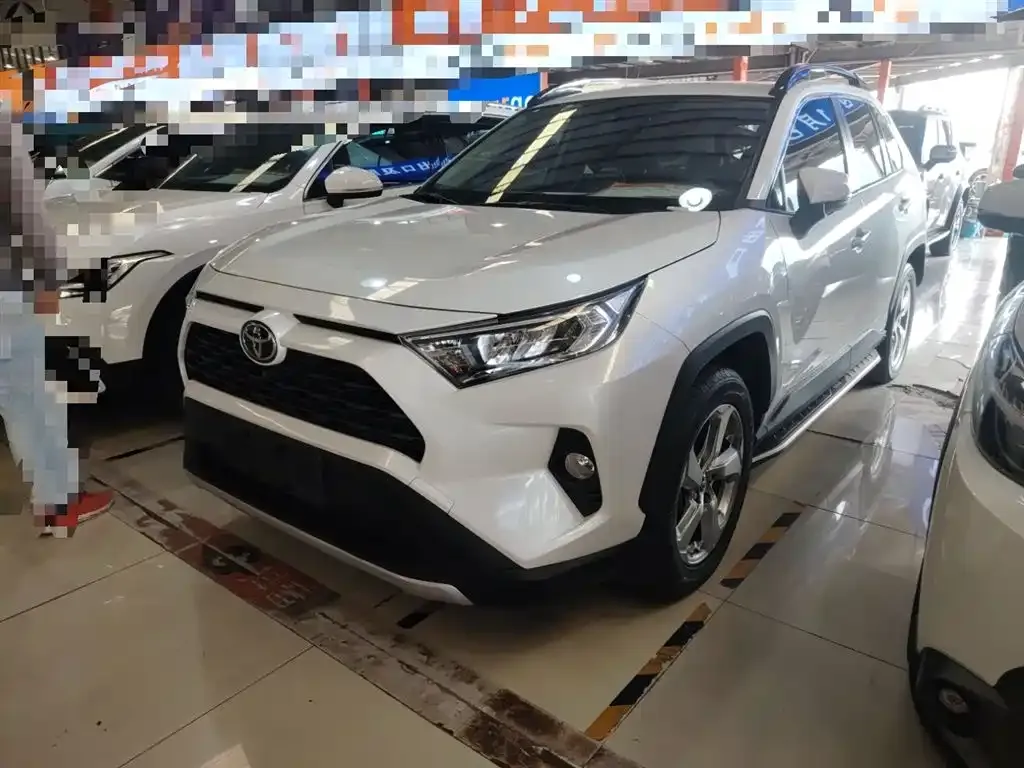 Toyota RAV4 2021 из CN, фото 2