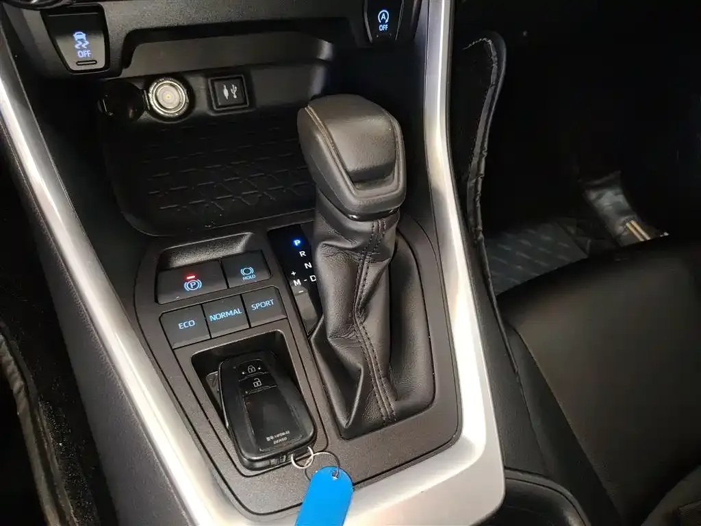 Toyota RAV4 2021 из CN, фото 6