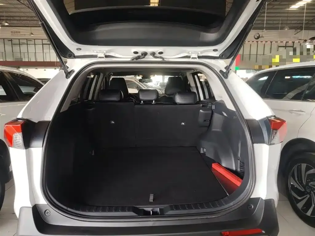 Toyota RAV4 2021 из CN, фото 9