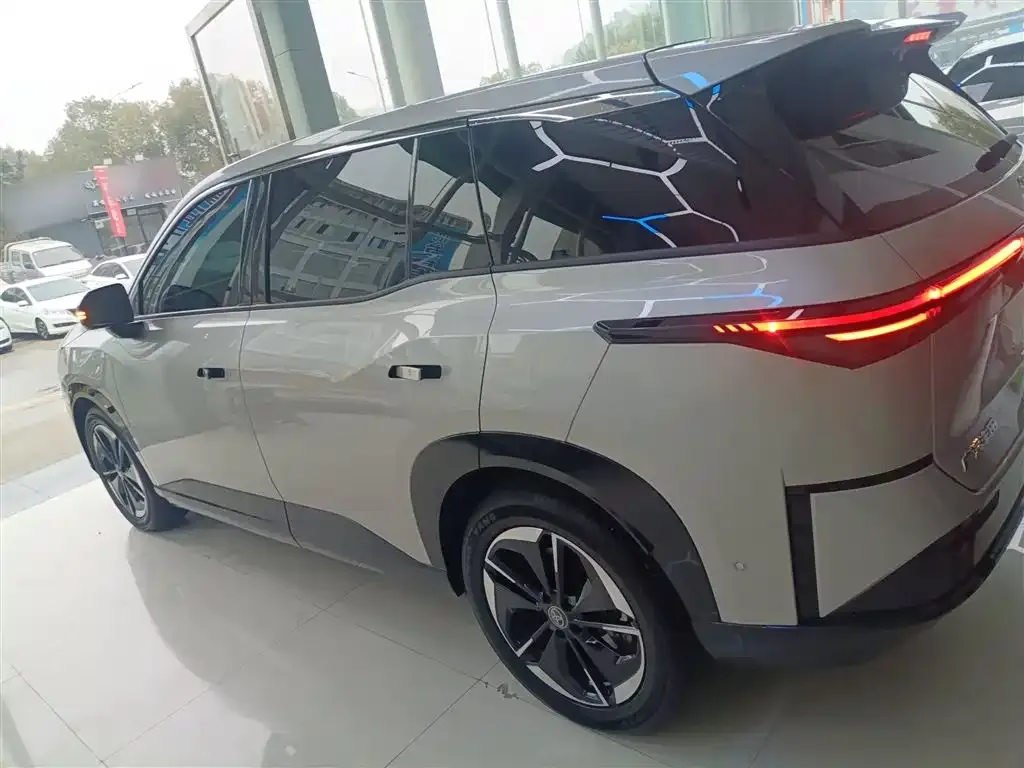 Toyota Platinum 3X 2025 из CN, фото 10