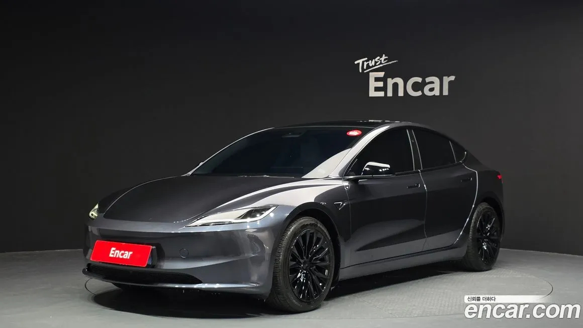 Tesla Model 3 — фото 1