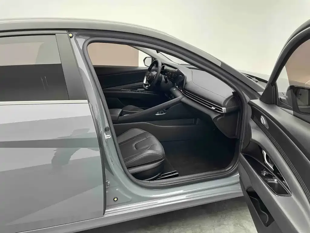 Hyundai Elantra 2022 из CN, фото 7