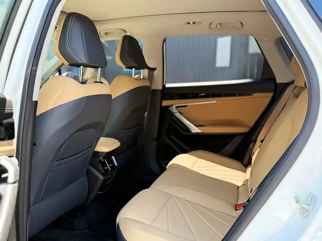 Geely Boyue L 2024 из CN, фото 8