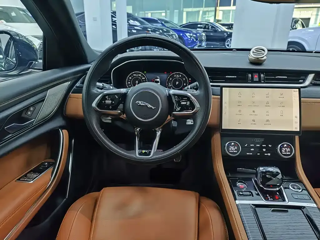 Jaguar XFL 2022 из CN, фото 10