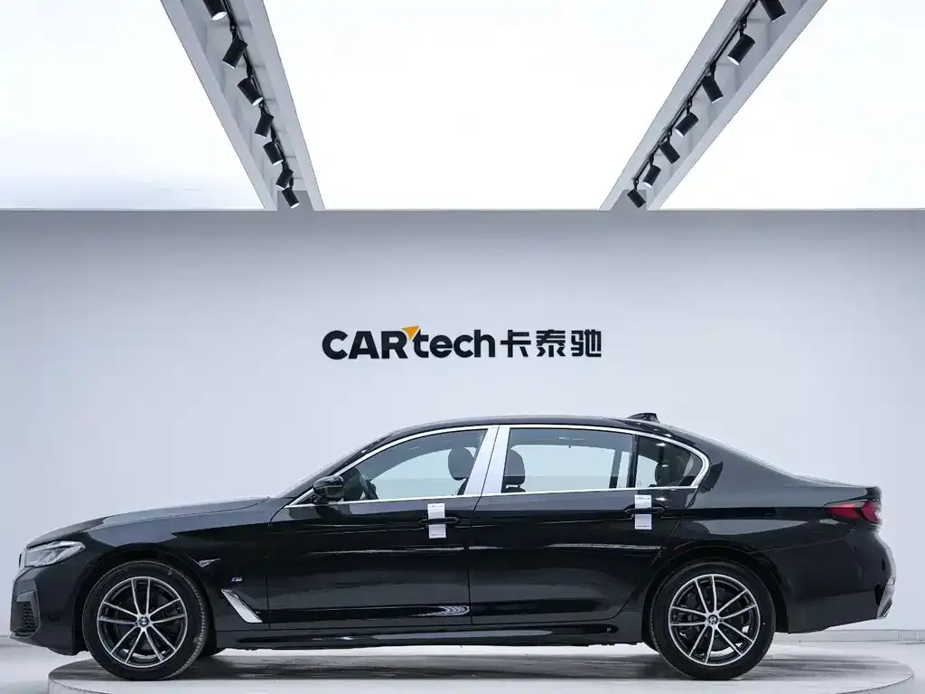 BMW 5 Series — фото 4