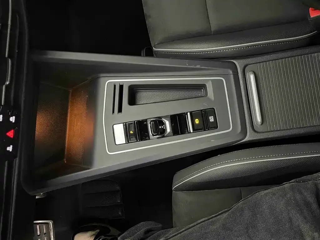 Volkswagen Golf 2022 из CN, фото 7