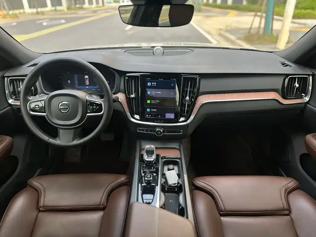 Volvo S60 2024 из CN, фото 3