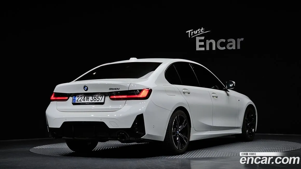 BMW 3-Series 2024 из KR, фото 2