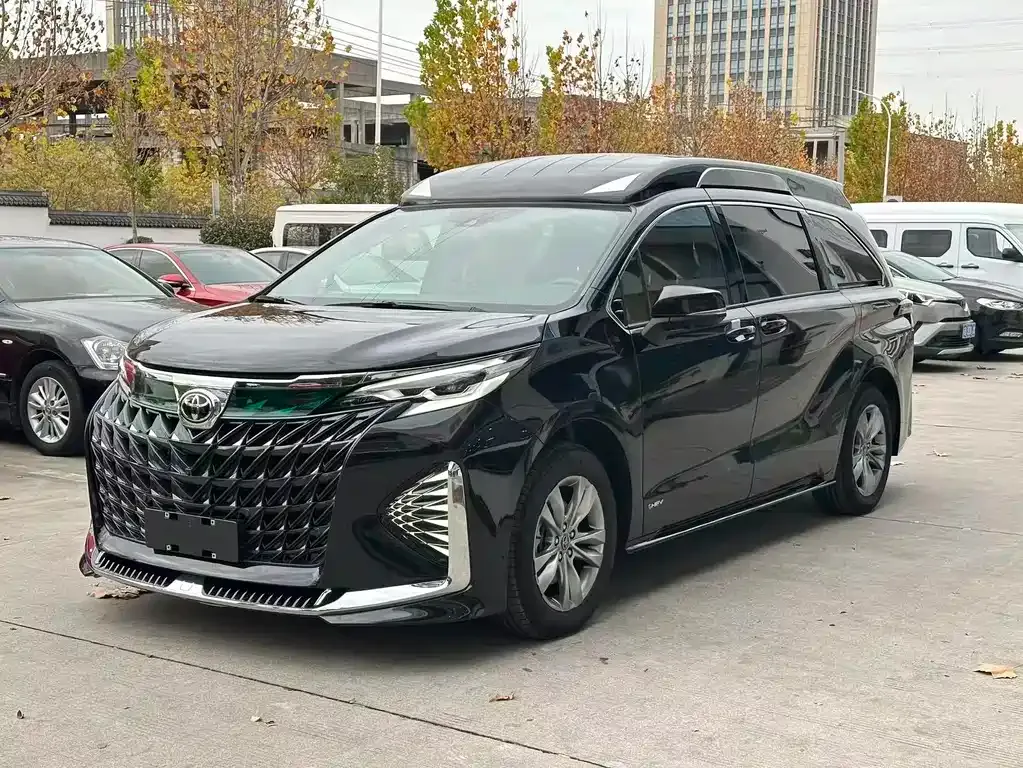 Toyota Sienna 2025 из CN, фото 1