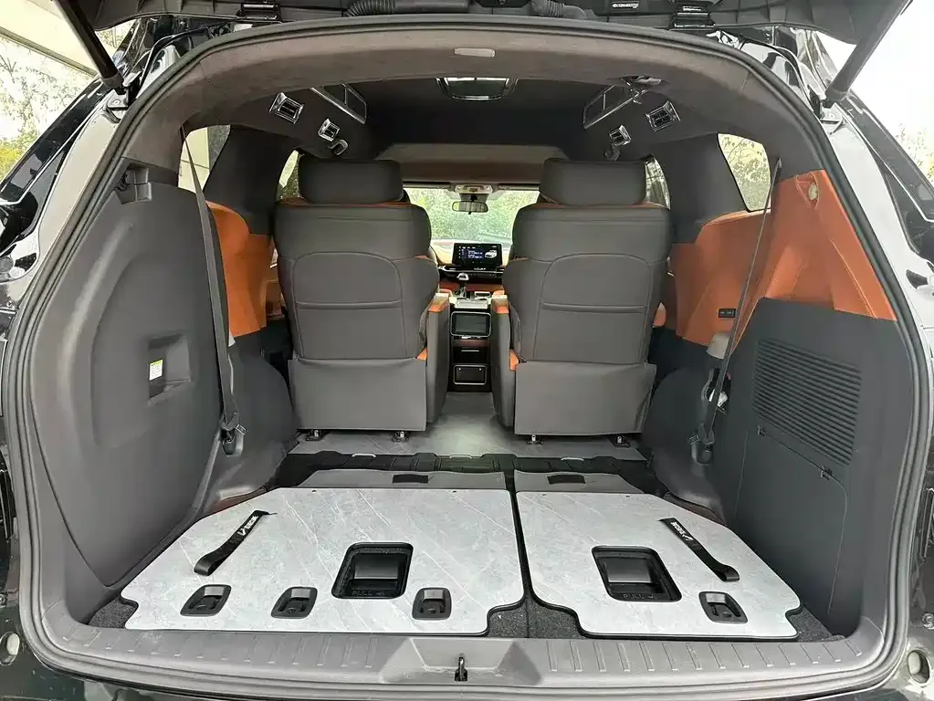Toyota Sienna 2025 из CN, фото 3