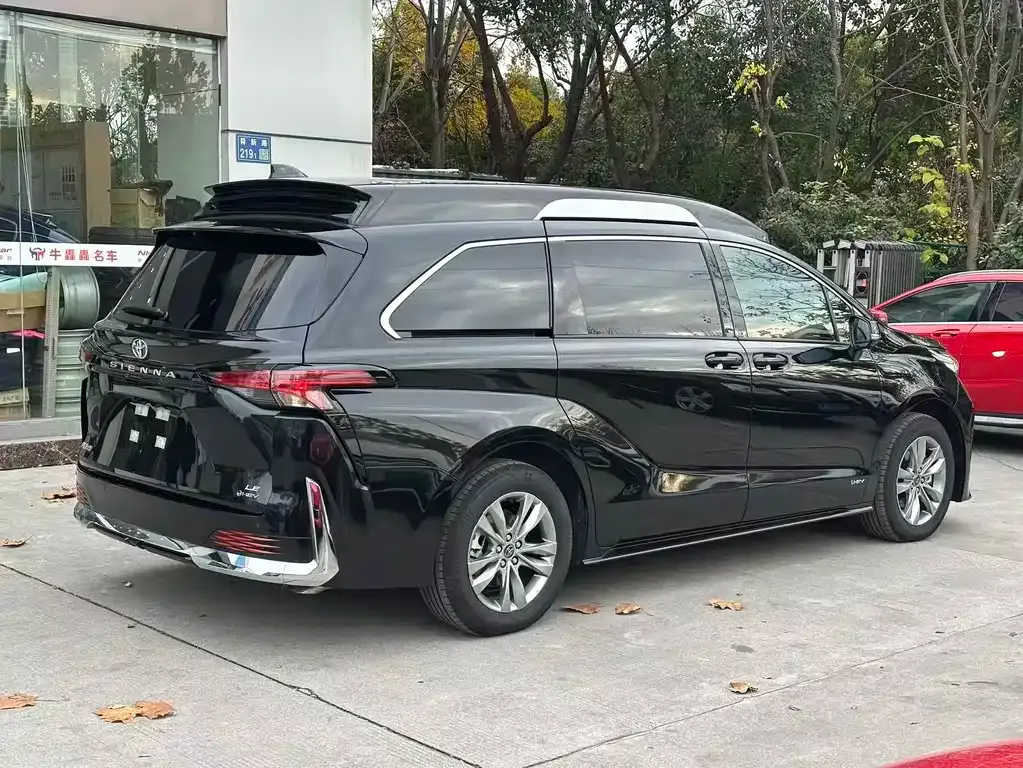 Toyota Sienna 2025 из CN, фото 6