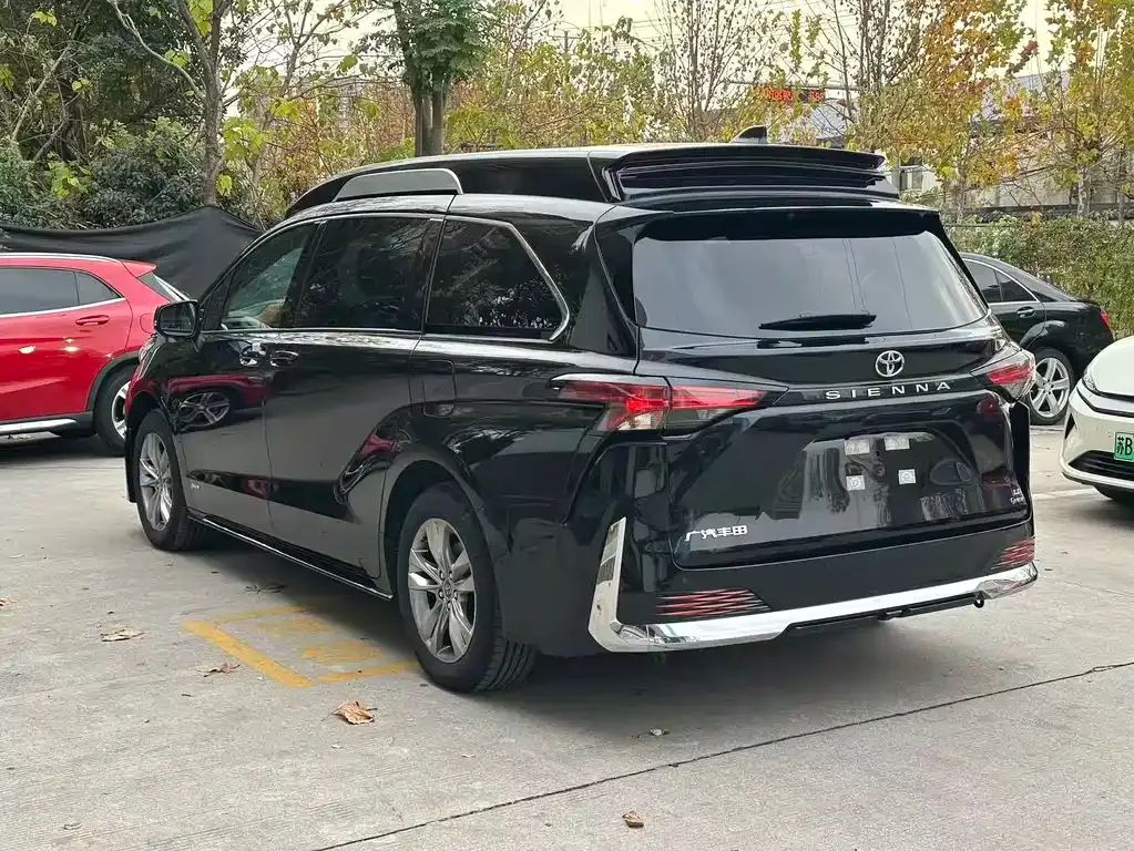 Toyota Sienna 2025 из CN, фото 9
