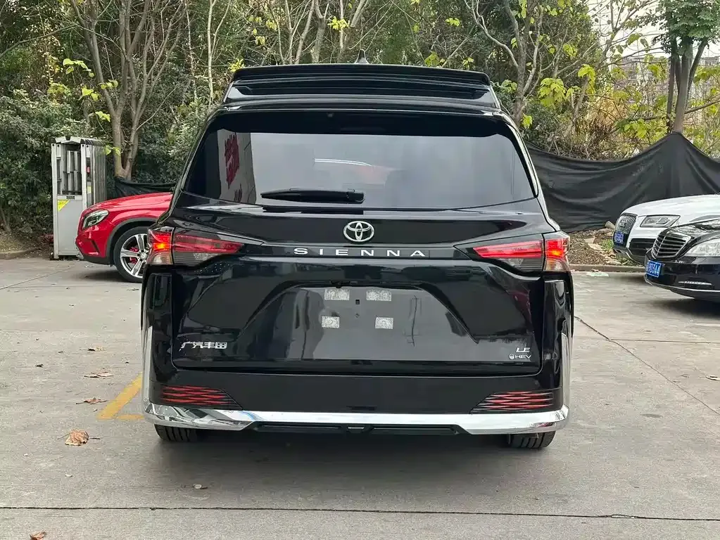 Toyota Sienna 2025 из CN, фото 10