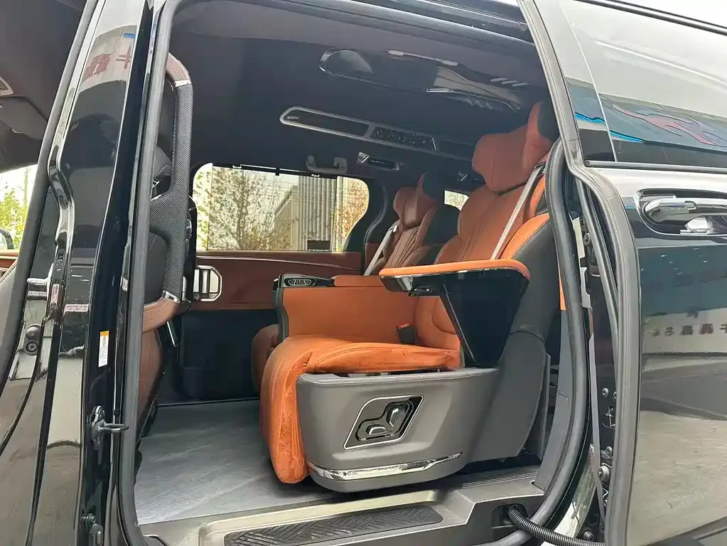 Toyota Sienna 2025 из CN, фото 5