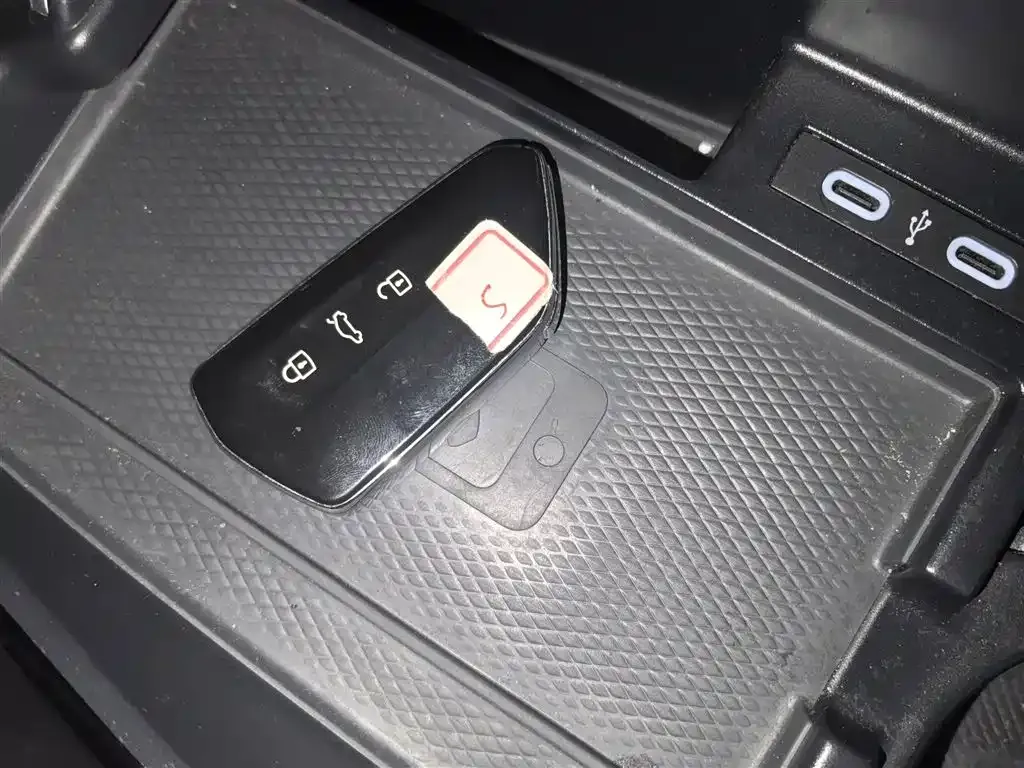 Volkswagen ID.6 Crozz 2023 из CN, фото 6