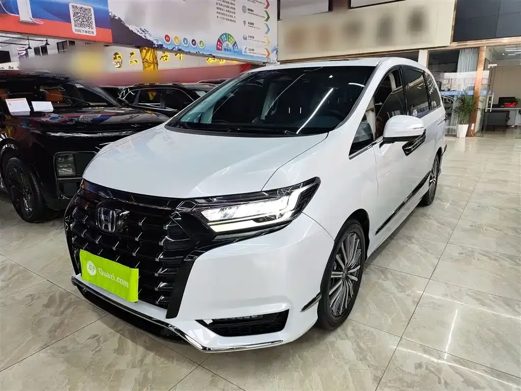 Honda Elysion 2024 из CN, фото 5