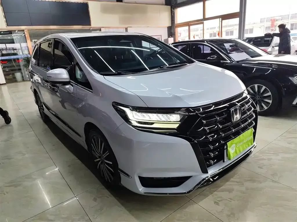 Honda Elysion 2024 из CN, фото 2