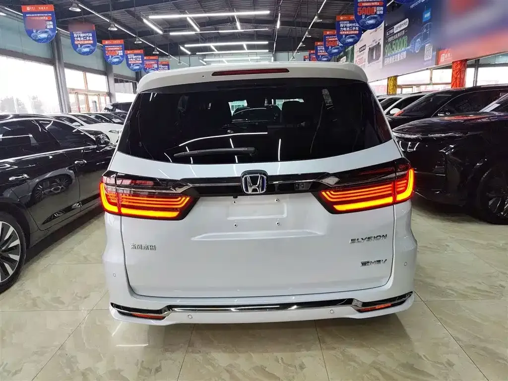 Honda Elysion 2024 из CN, фото 3