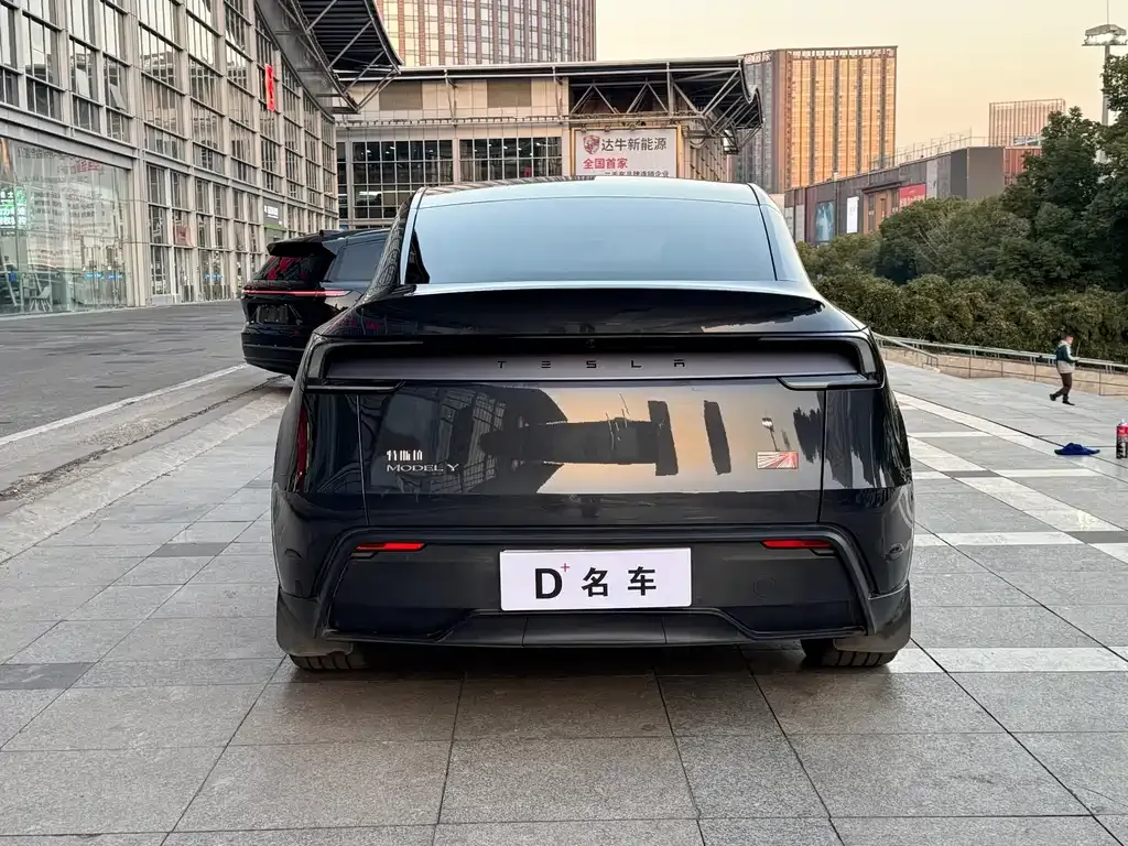 Tesla Model Y 2025 из CN, фото 3
