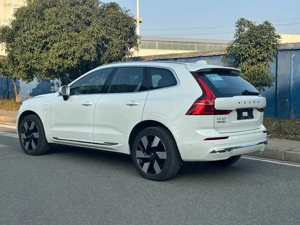 Volvo XC60 PHEV 2024 из CN, фото 8