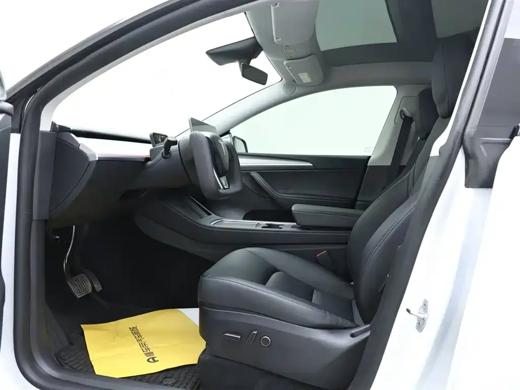 Tesla Model Y 2023 из CN, фото 9