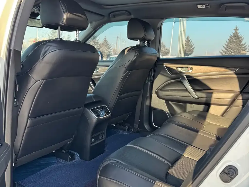 Honda UR-V 2023 из CN, фото 8