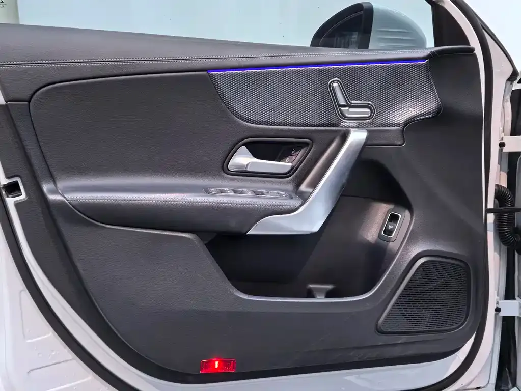 Mercedes-Benz A-Class 2023 из CN, фото 10