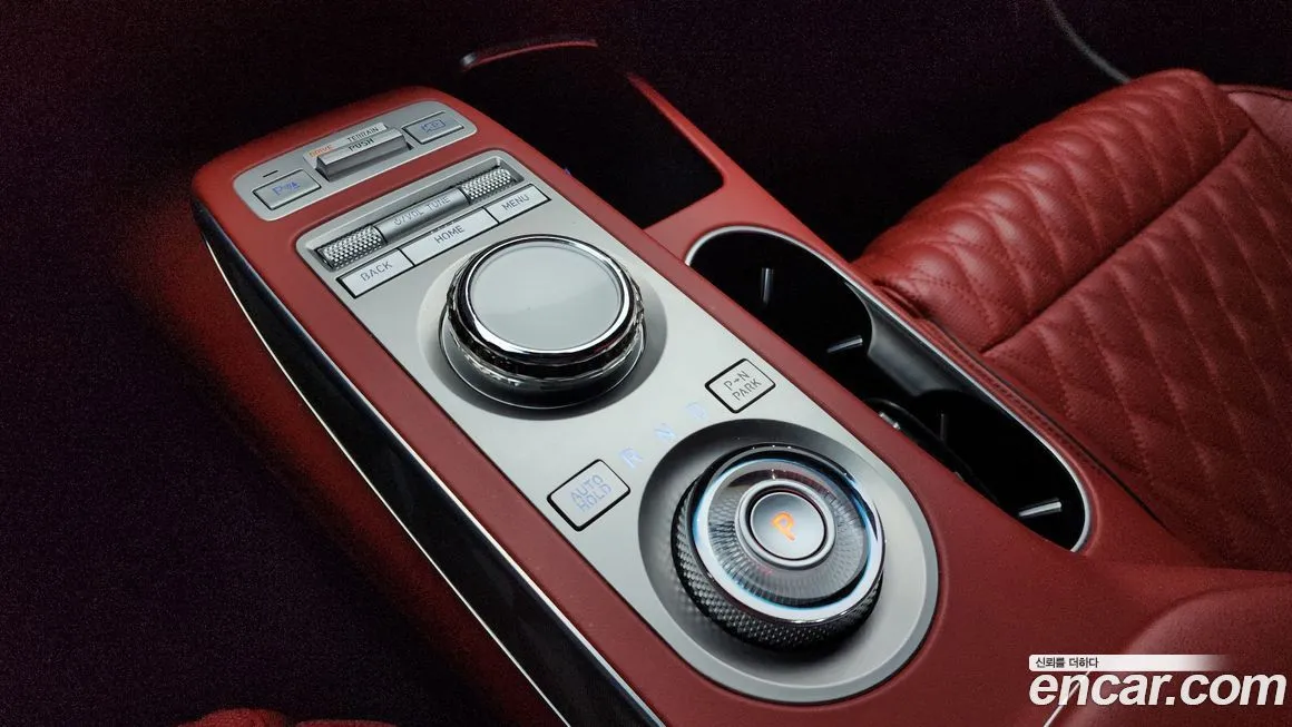 Genesis GV70 — фото 8