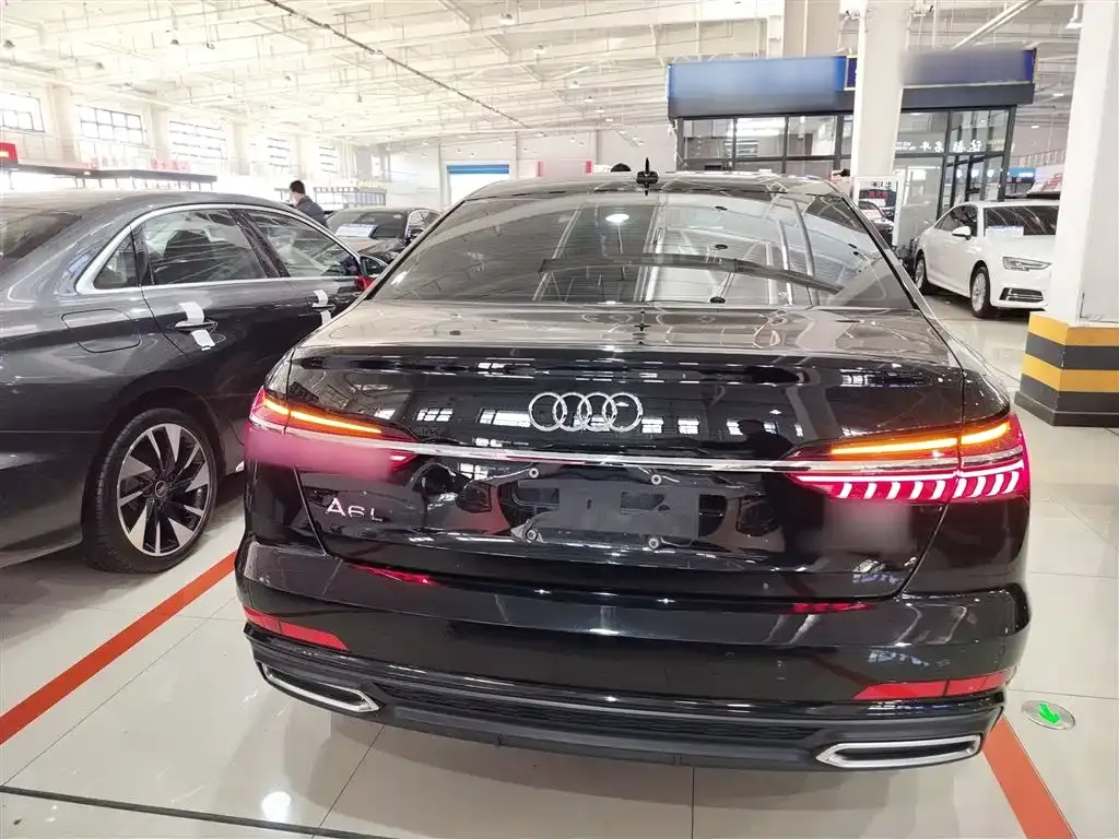 Audi A6L 2022 из CN, фото 4