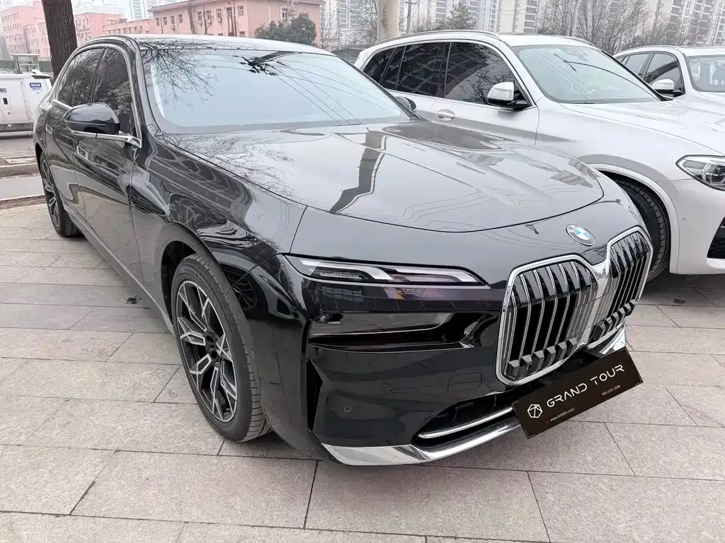 BMW 7 Series 2025 из CN, фото 9