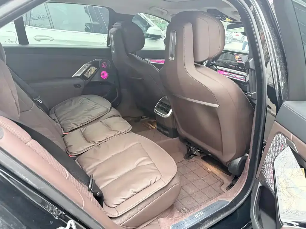 BMW 7 Series 2025 из CN, фото 5