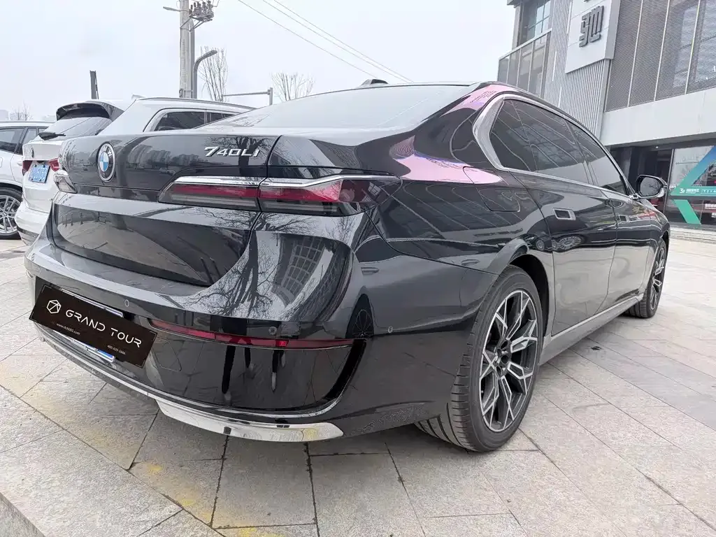 BMW 7 Series 2025 из CN, фото 8