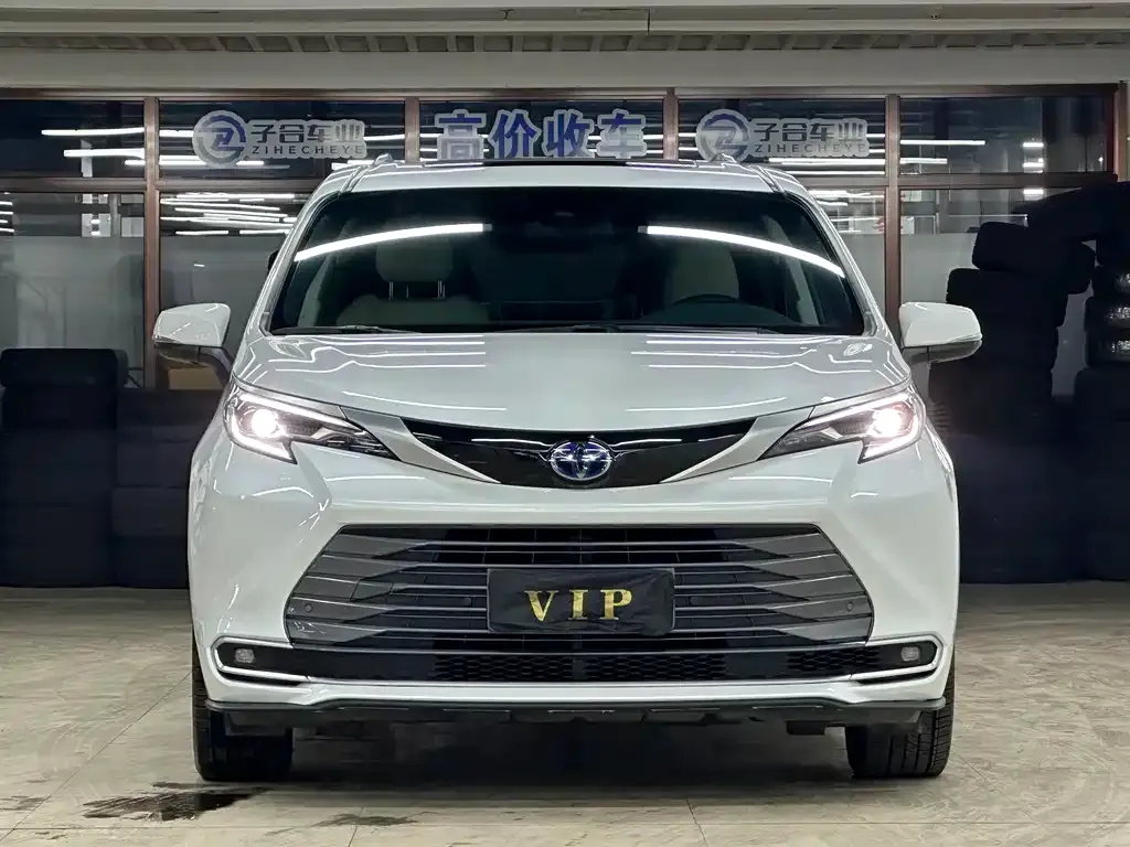 Toyota Sienna 2023 из CN, фото 6