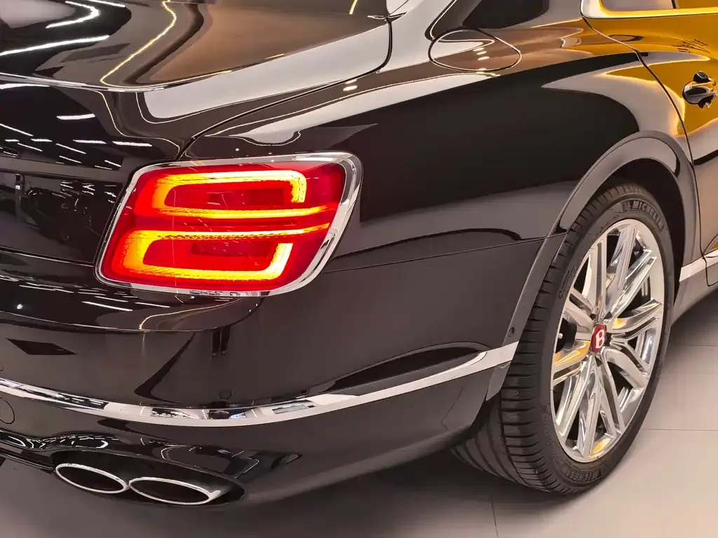 Bentley Flying Spur PHEV 2022 из CN, фото 5