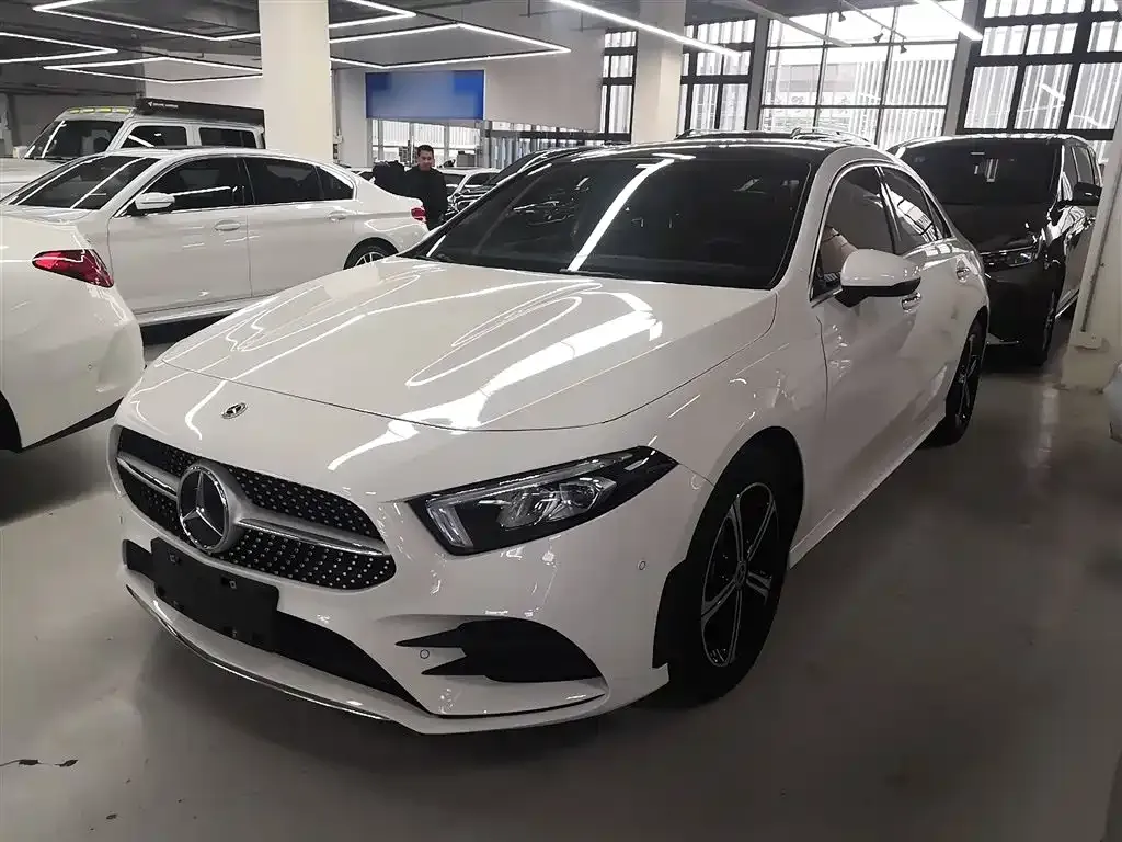 Mercedes-Benz A-Class 2023 из CN, фото 1