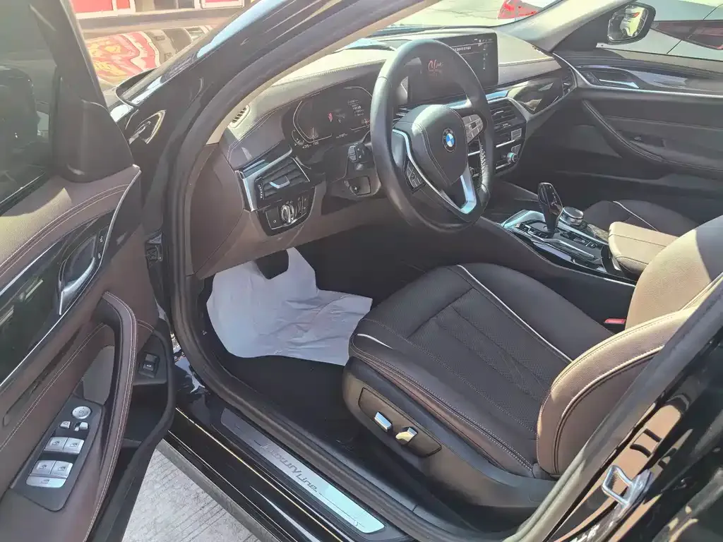 BMW 5 Series 2023 из CN, фото 2