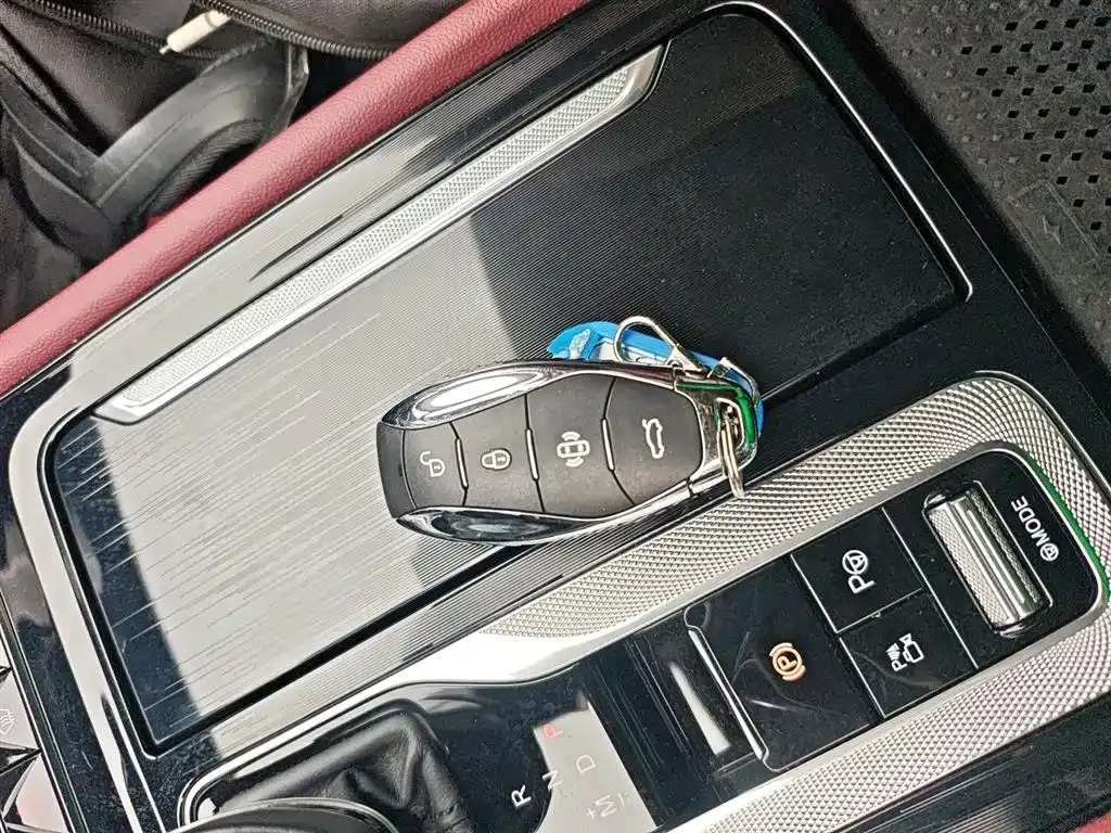 Hongqi H5 2024 из CN, фото 9