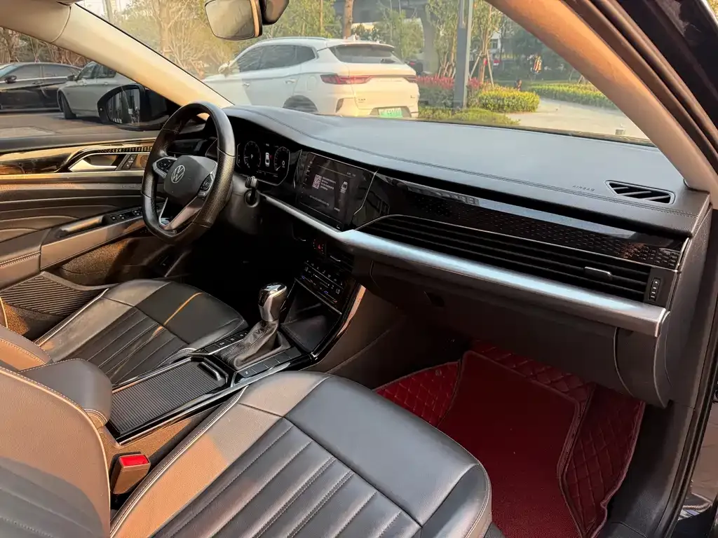 Volkswagen Passat 2023 из CN, фото 7