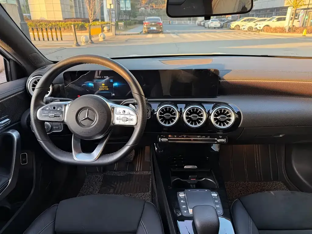 Mercedes-Benz A-Class 2023 из CN, фото 5
